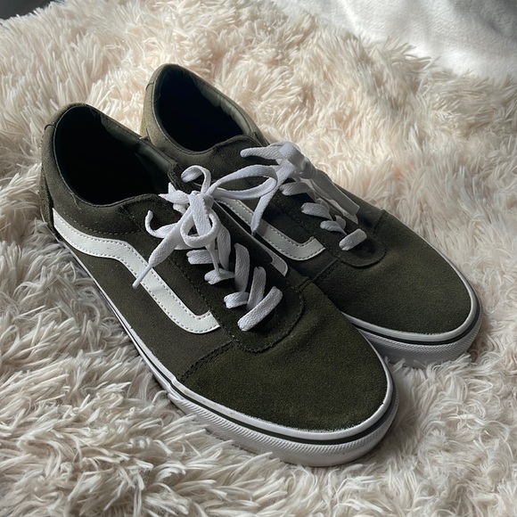 Vans Old Skool Classic Sneaker - Picture 1 of 4